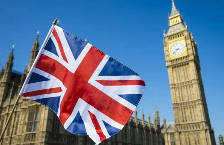 UK Introduces eVisas for Pakistani Students and Workers, Replacing Passport Stickers