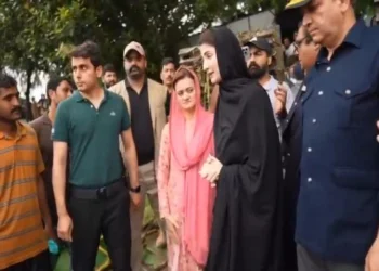 Punjab CM Maryam Nawaz Visits Kasur Flood Relief Camp, Assures Victims of Full Support