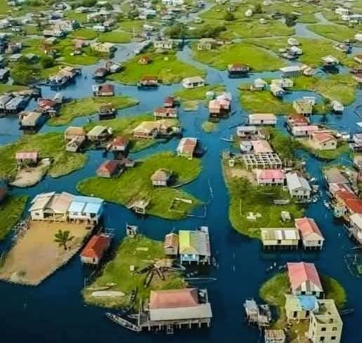 Ganvie: Africa’s Floating “Venice” Thriving on Lake Nokoué