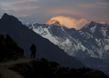 Poland’s Andrzej Bargiel becomes first to ski down Everest without oxygen