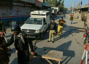 Fourteen Security Personnel Injured in IED Blast in D.I. Khan; Attack on Bannu Police Station Foiled