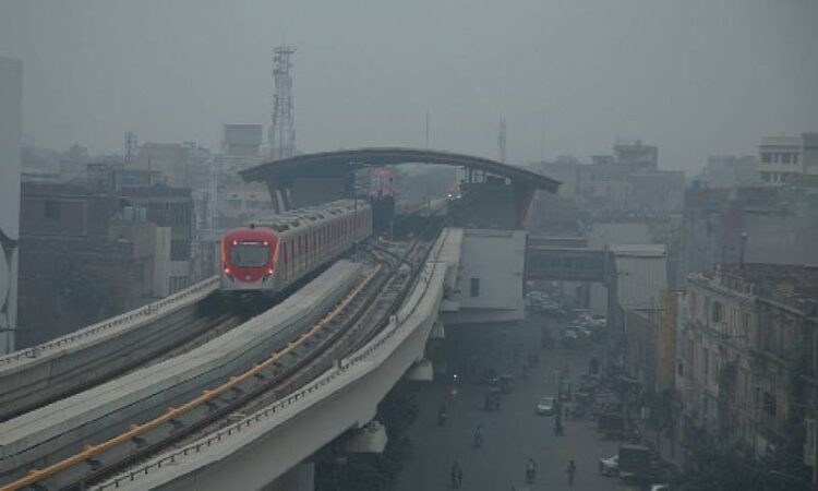 Punjab Choked by Smog as Lahore Ranks Second Most Polluted City Globally