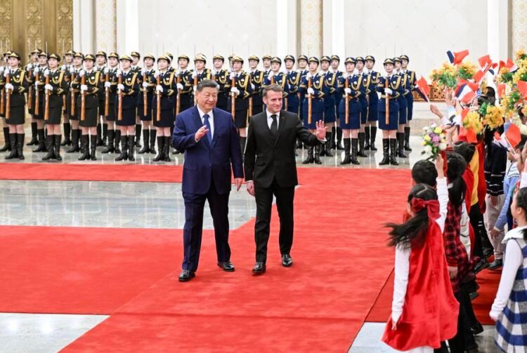 Chinese, French leaders vow to strengthen bilateral cooperation
