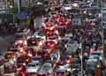Road Closures Around Karachi Press Club Trigger Massive Traffic Jam Amid Protest
