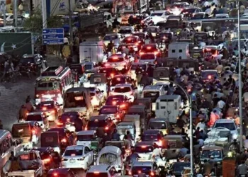 Road Closures Around Karachi Press Club Trigger Massive Traffic Jam Amid Protest