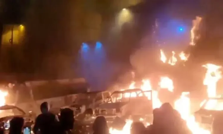 Fresh Anti-Government Protests Sweep Iranian Cities Amid Internet Blackout, Death Toll Reaches 65