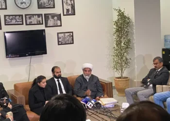 Senate Opposition Leader Raja Nasir Abbas Meets Imaan Mazari, Hadi Chattha, Says Dissent Criminalised