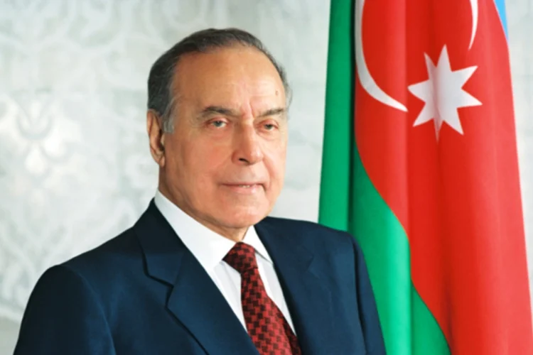 January 20 – Heydar Aliyev’s Political Signature