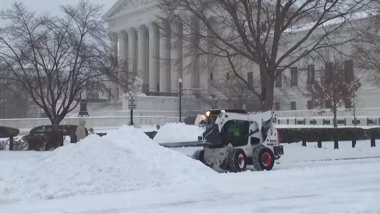 Historic Winter Storm Paralyzes Northeastern US, Claims Lives, Cuts Power, Disrupts Travel