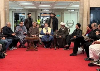 Opposition Extends Sit-In Over Imran Khan’s Medical Access