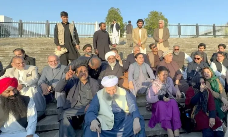 Opposition Continues Sit-in at Parliament Over Imran Khan’s Health