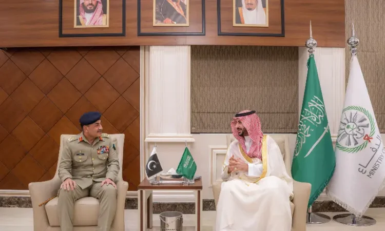 Pakistan, Saudi Arabia Review Security Situation Amid Iranian Missile and Drone Attacks