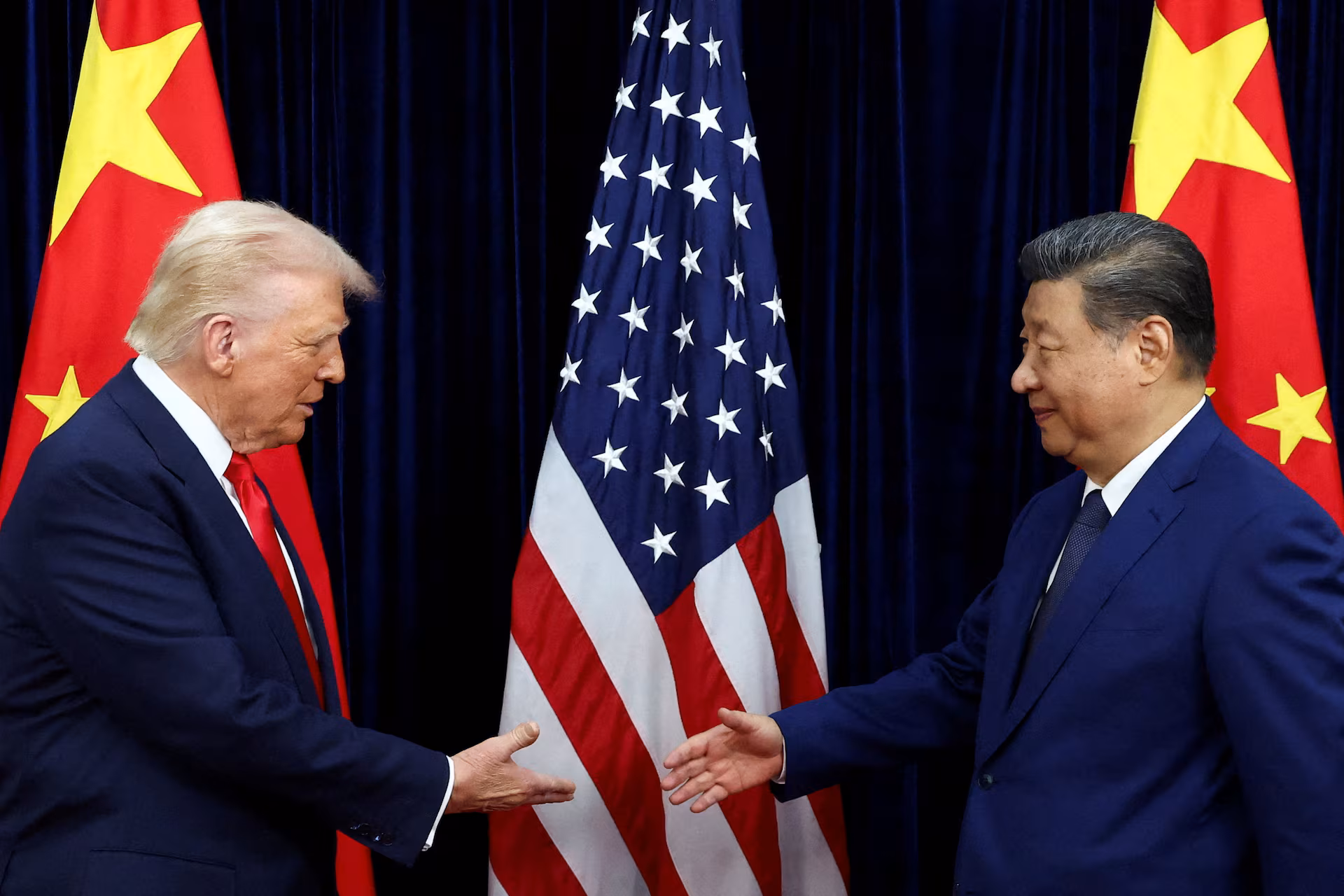 Trump Delays China Visit Amid Pressure Over Strait of Hormuz