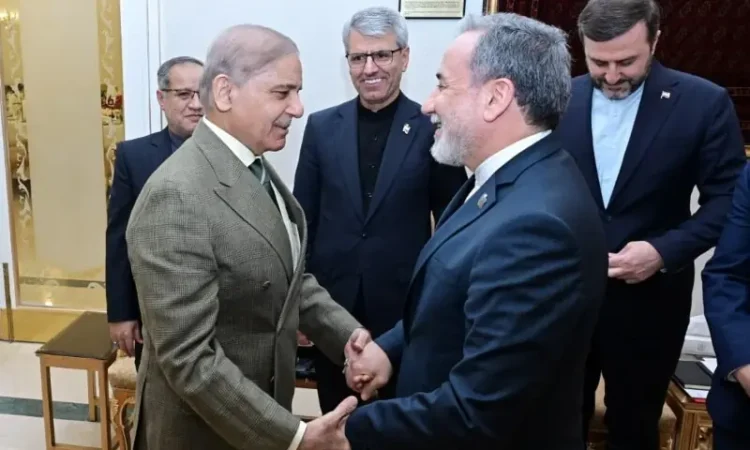 Iran FM to Revisit Pakistan After Oman Trip, Focus on Regional Diplomacy