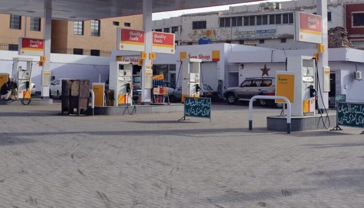 Petrol Pumps Empty as Consumers Await Massive Fuel Price Cut Announced by PM Shehbaz