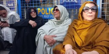 Aleema Khan Rejects Government’s Account of Imran Khan’s Medical Treatment, Demands Independent Examination