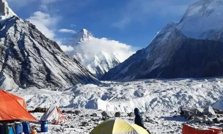 French Climber Killed in Avalanche While Attempting K-6 Peak in Gilgit-Baltistan