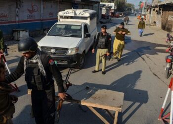 SHO Among Eight Police Personnel Abducted in Upper South Waziristan, Search Operation Underway