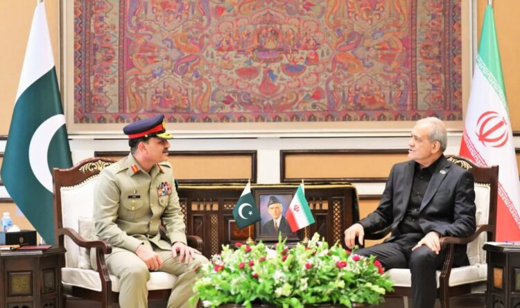 Islamabad, Tehran Agree to Open New Chapter in Bilateral Relations