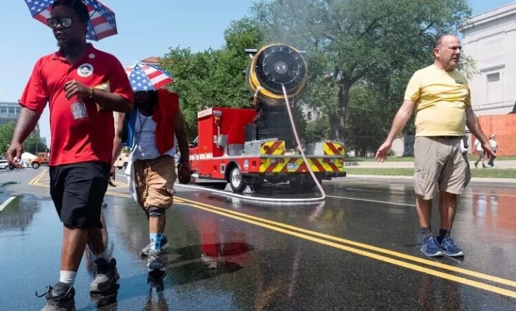 Record Heat Wave Disrupts US Independence Day Celebrations, Forces Event Cancellations Across Multiple States