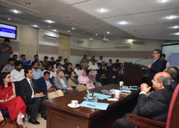 Professor Endo of the University of Tokyo Delivers Lecture on Japanese Diplomacy