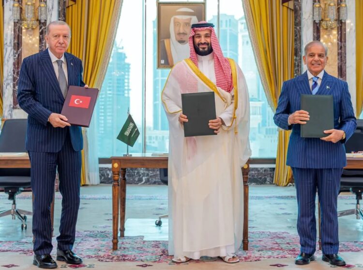 Makkah Summit: Pakistan, Saudi Arabia and Türkiye Sign Landmark Joint Defence Agreement