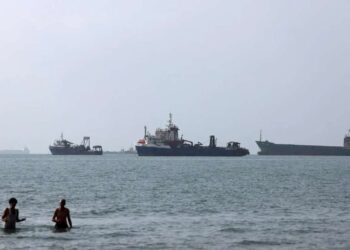 US Claims It Destroyed Three Iranian Oil Tankers After Alleged Missile Attacks
