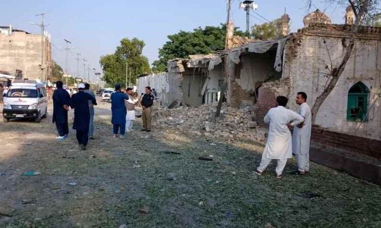 21 Killed, 103 Injured in Suicide Attack at Kohat Police Lines Mosque 
