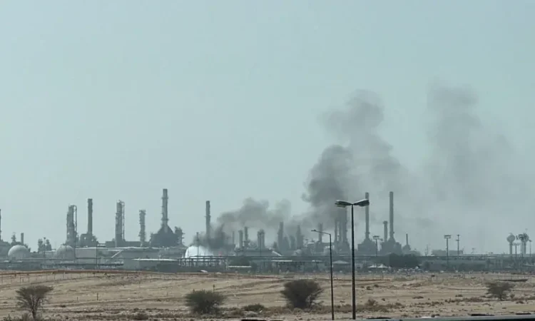 Houthis Claim Attacks on Saudi Aramco as Explosions Rock Riyadh